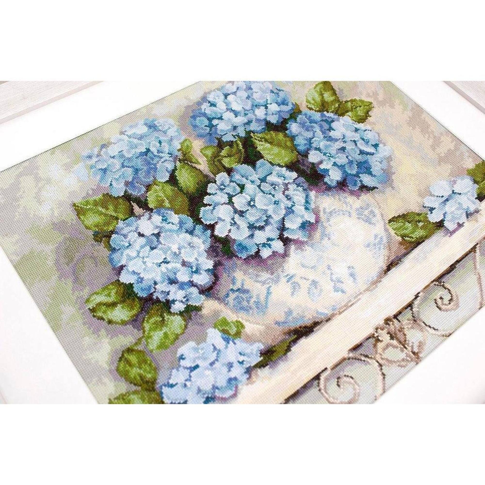 Luca-s Hydrangeas B2328L Counted Cross Stitch Kit